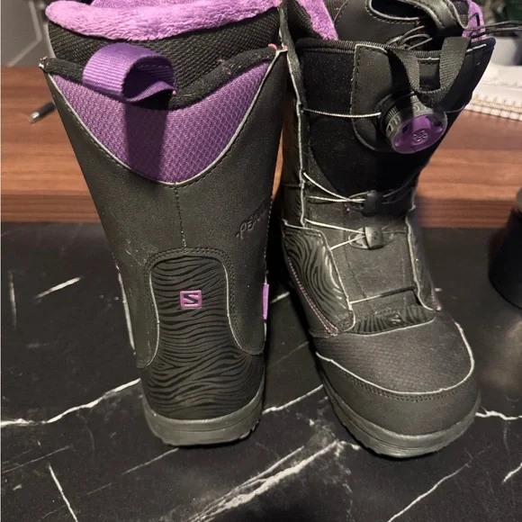 Women's Black and Purple Snowboarding Boots - Picture 3 of 6